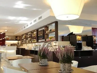 Base To 酒店 皮亚韦河畔诺文塔